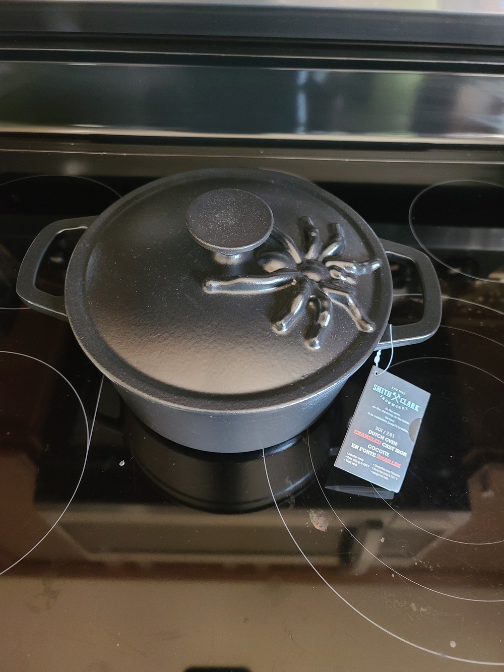 Smith And Clark Spider Cast Iron Dutch Oven with Lid - Black 3qt
